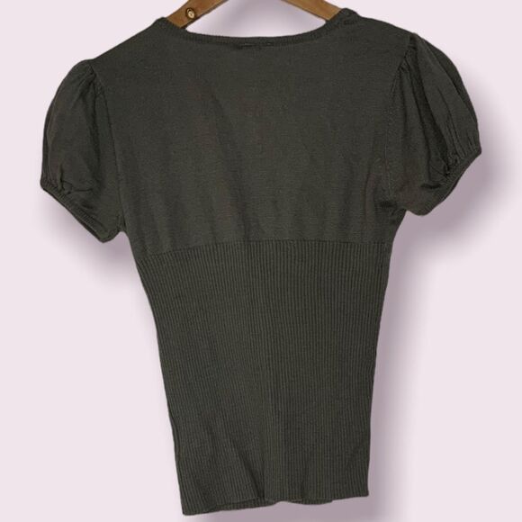 Suzyshier Short Sleeve Button Up - Picture 2 of 5